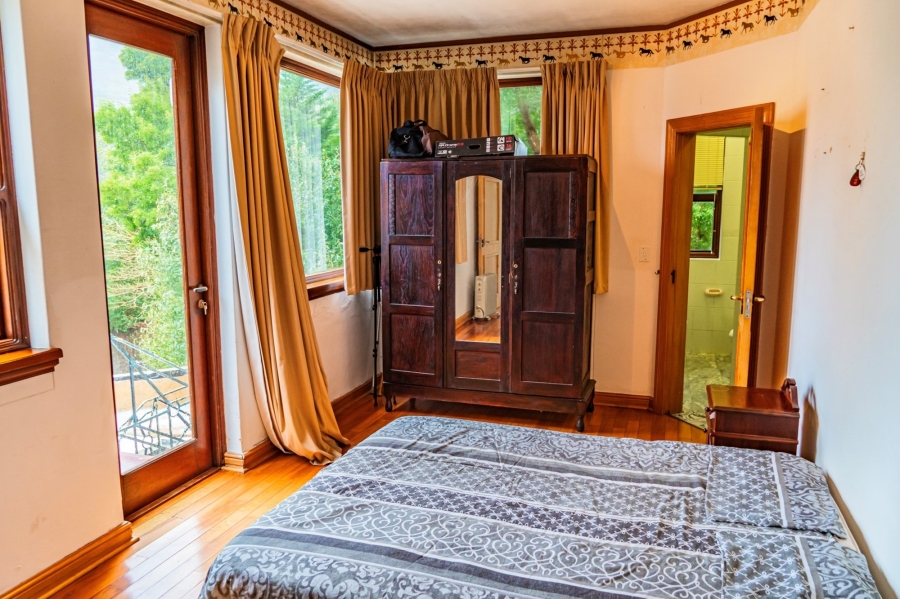 9 Bedroom Property for Sale in Bishopscourt Western Cape